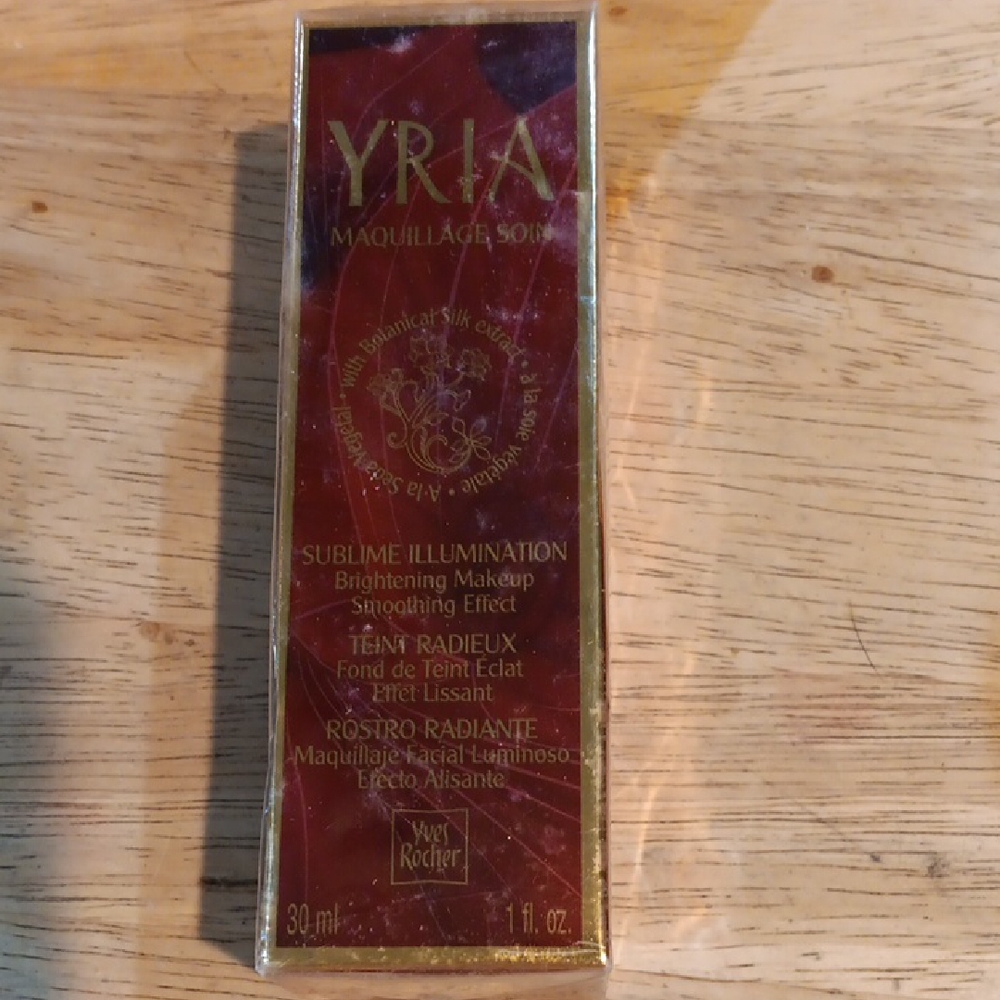 Yves Rocher Yria Sublime Illumination Makeup